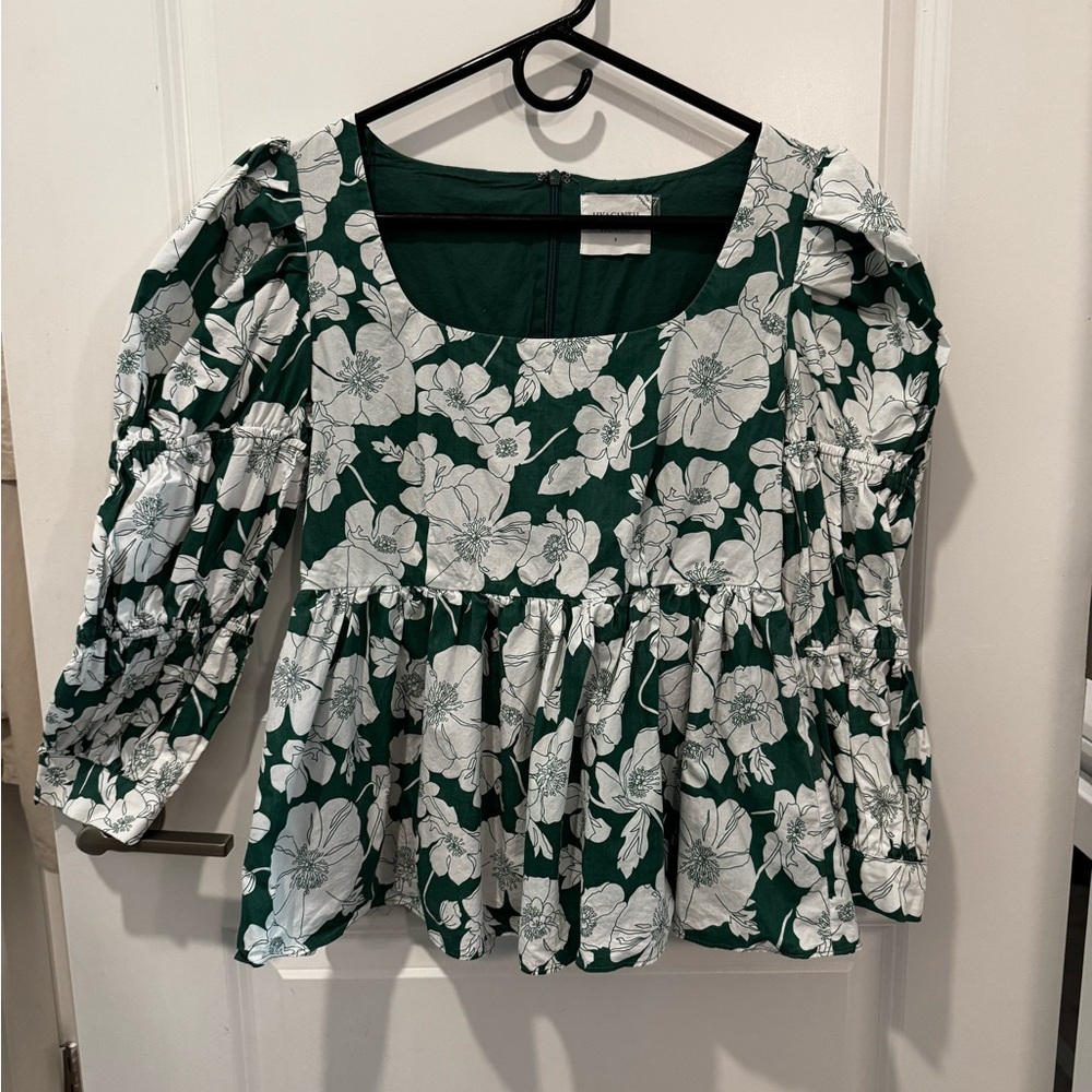 Tuckernuck / Hyacinth House Green & White Floral Peplum Puff Sleeve Blouse